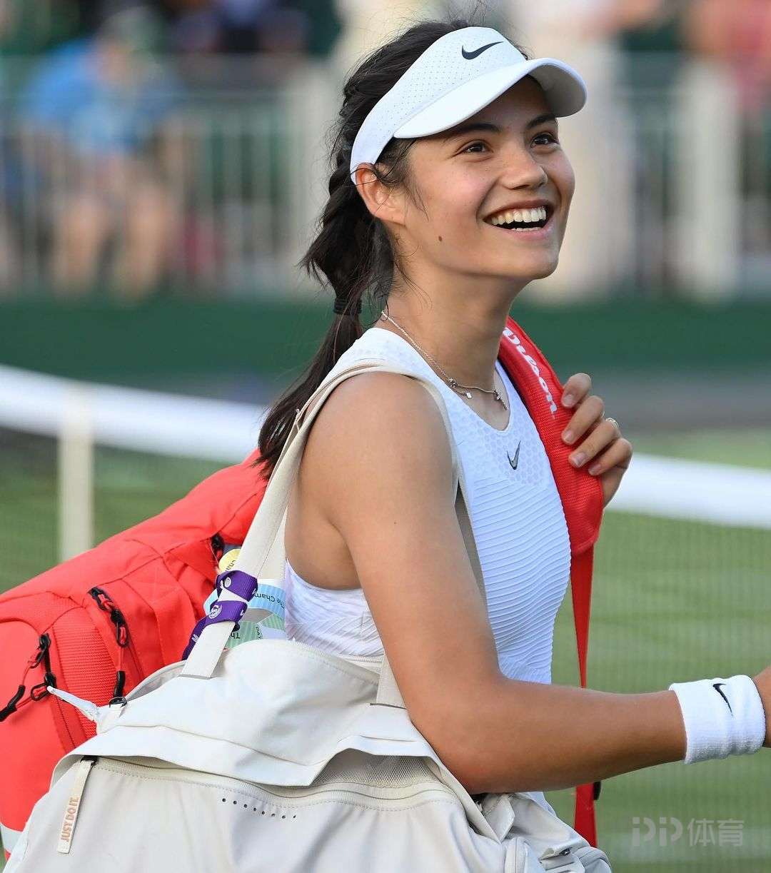 汤普森从首 汤普森从首